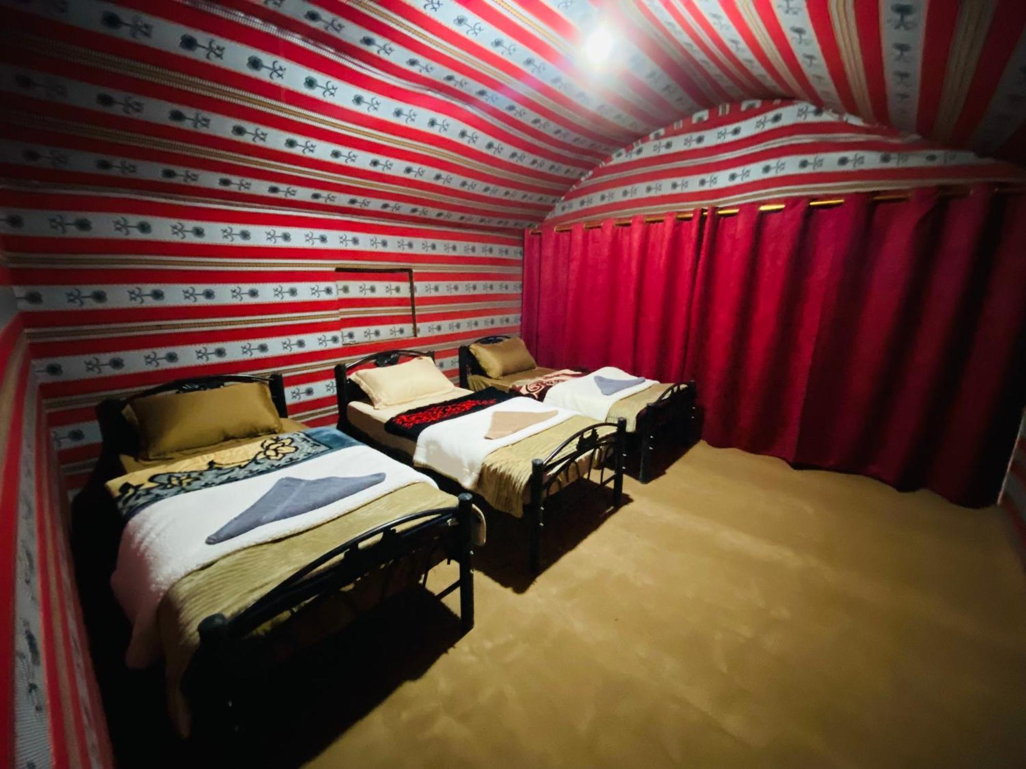 Desert Tree Camp&Tours วาดิรัม ภายนอก รูปภาพ