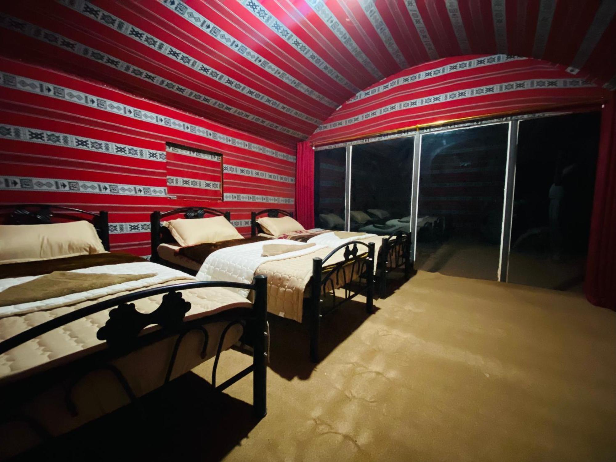 Desert Tree Camp&Tours วาดิรัม ภายนอก รูปภาพ